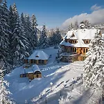 Ξενοδοχείο με διαμερίσματα Rich Witch Villa&spa 2*
