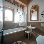 Ξενοδοχείο με διαμερίσματα Rich Witch Villa&spa 2*