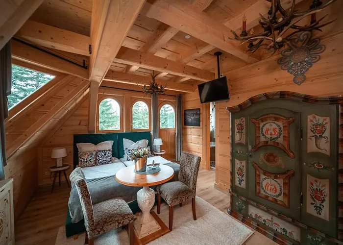 Rich Witch Villa&spa 2* コシチェリスコ