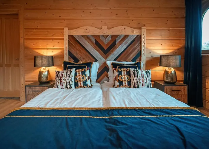 Rich Witch Villa&spa コシチェリスコ